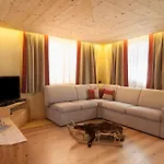 Alfonz Appartement *